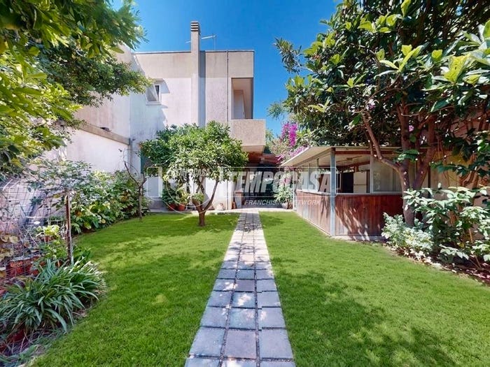 Casa con 5 locali in vendita in Via L A Seneca, Castromediano, Cavallino