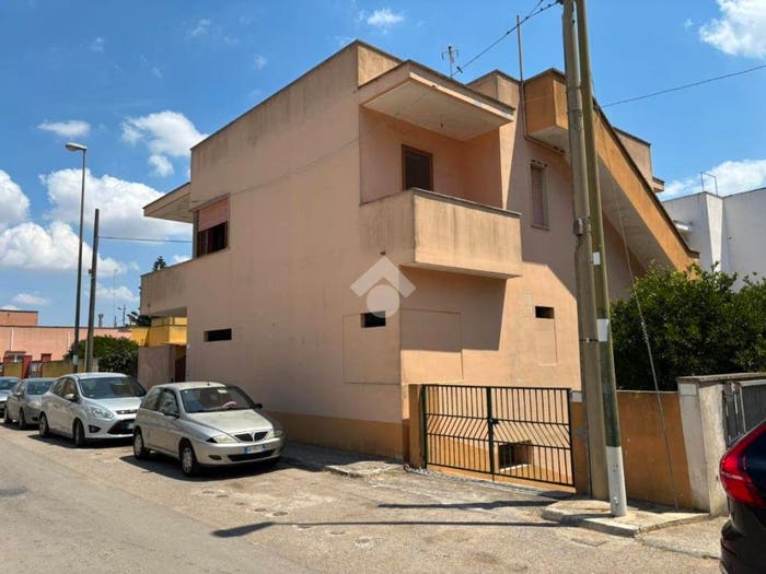 Casa con 5 locali in vendita in Via Iozzino, Alezio