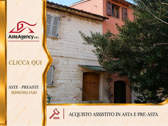 Appartamento quadrilocale in vendita in Via della Rocca, Centro, Pergola