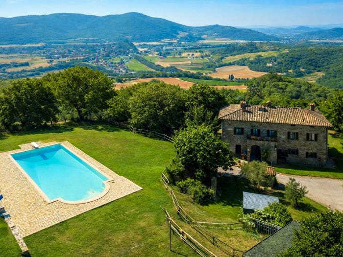 Casa con 5 locali in vendita in Corciano