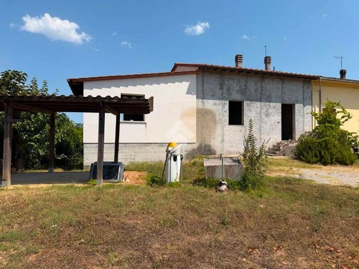 Casa quadrilocale in vendita in Via Romana Lucchese, Spianate Ponte ai Pini, Altopascio