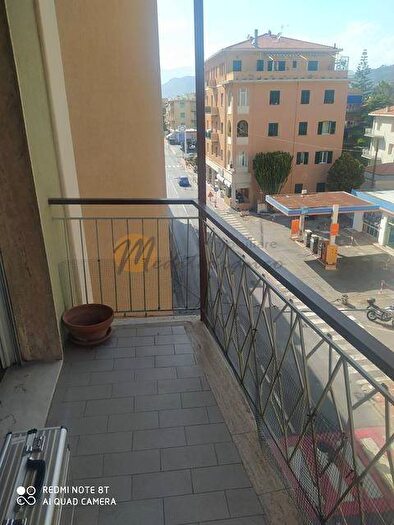 Appartamento trilocale in vendita in Via Vittorio Emanuele II, Centro, Bordighera