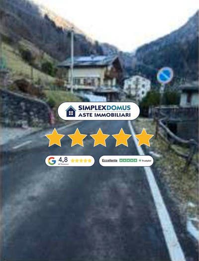Appartamento trilocale in vendita in Via Oro, Roncobello