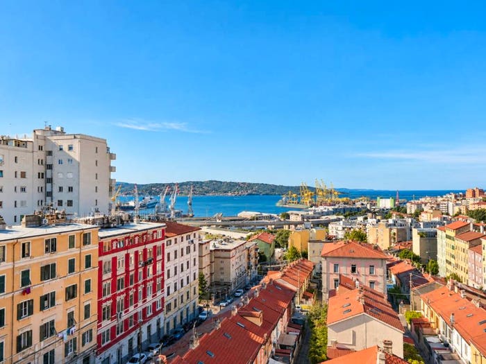 Appartamento trilocale in vendita in Via Amerigo Vespucci, San Giacomo, Trieste