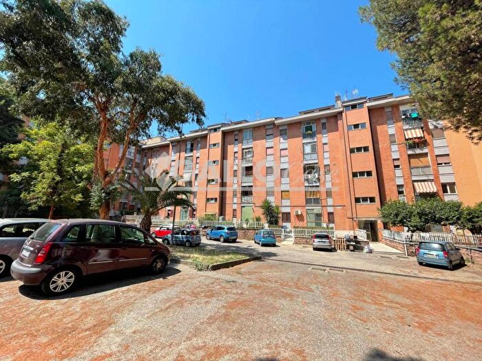 Appartamento quadrilocale in vendita in Piazza San Nilo, Panebianco Tribunale, Cosenza