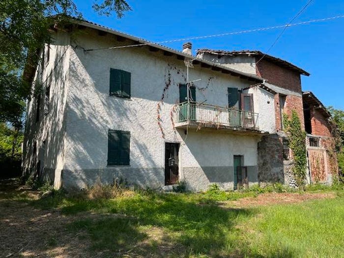 Casa con 6 locali in vendita in Strada Rebba, Ovada