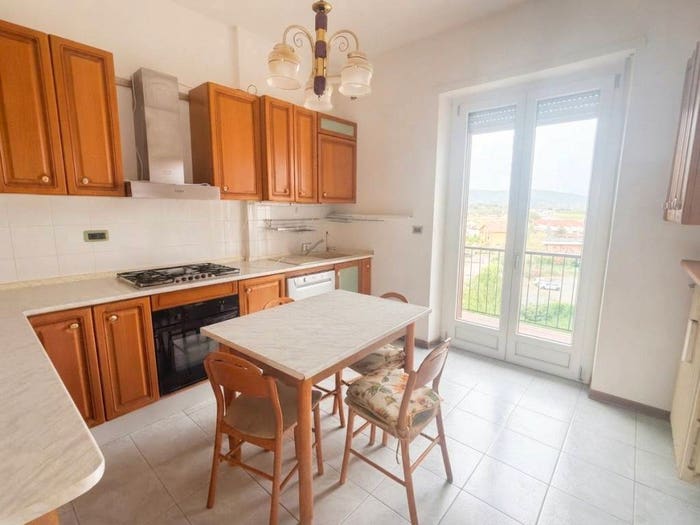 Appartamento trilocale in vendita in Via San Grato, Centro, Romano Canavese