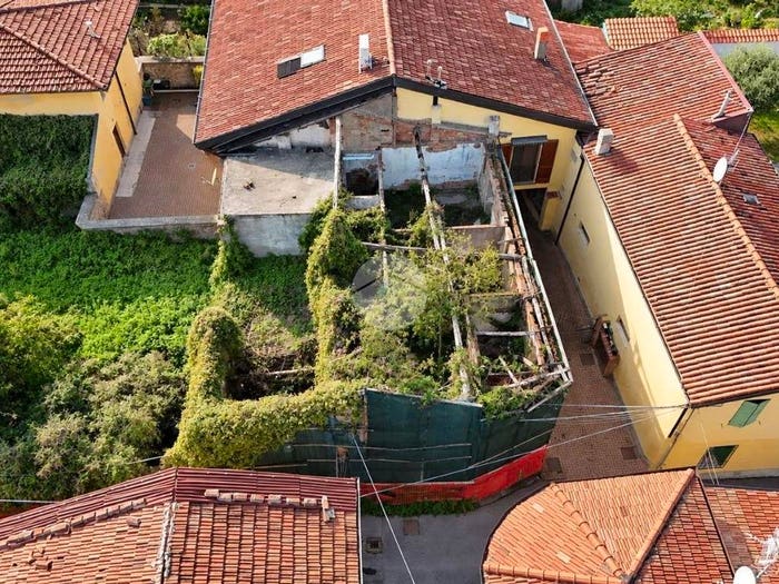 Casa quadrilocale in vendita in Via Fusia, Centro, Rovato