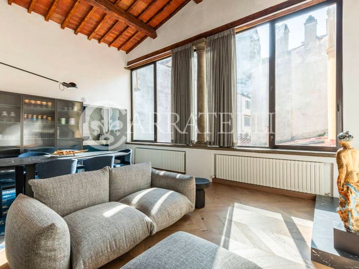 Casa con 6 locali in vendita in Piazza del Duomo, Duomo, Firenze