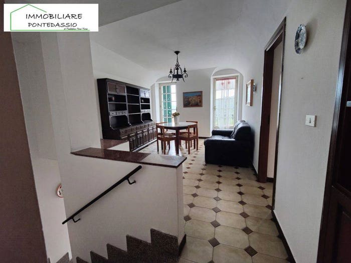 Appartamento trilocale in vendita in Villa Guardia Villa Viani, Pontedassio