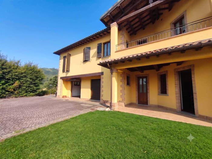 Casa con 6 locali in vendita in Badia Tedalda