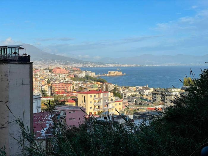 Appartamento con 6 locali in vendita in Vomero, Napoli