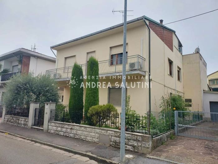 Appartamento con 6 locali in vendita in Via Leonardo da Vinci, Centro, Castelfranco di Sotto