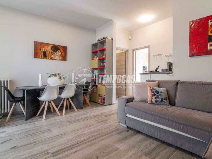 Appartamento trilocale in vendita in Via Silvio Pellico, Mozzate