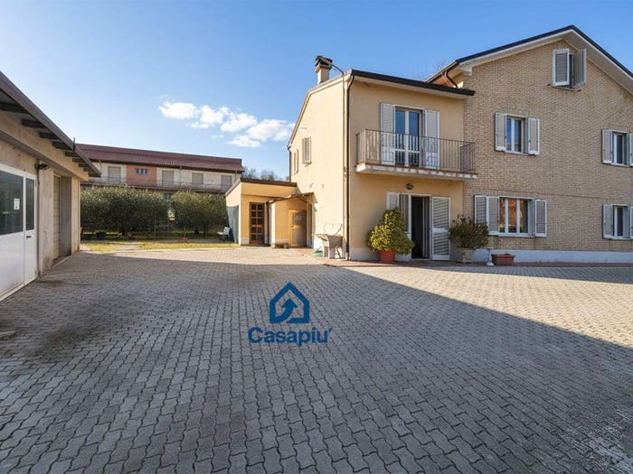 Casa con 6 locali in vendita in Contrada Cerretino, Varano Cerretino, Falerone
