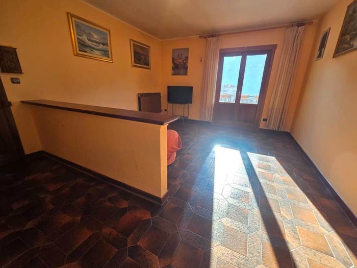 Appartamento quadrilocale in vendita in Via Roberto Pellisier, Centro, Chatillon
