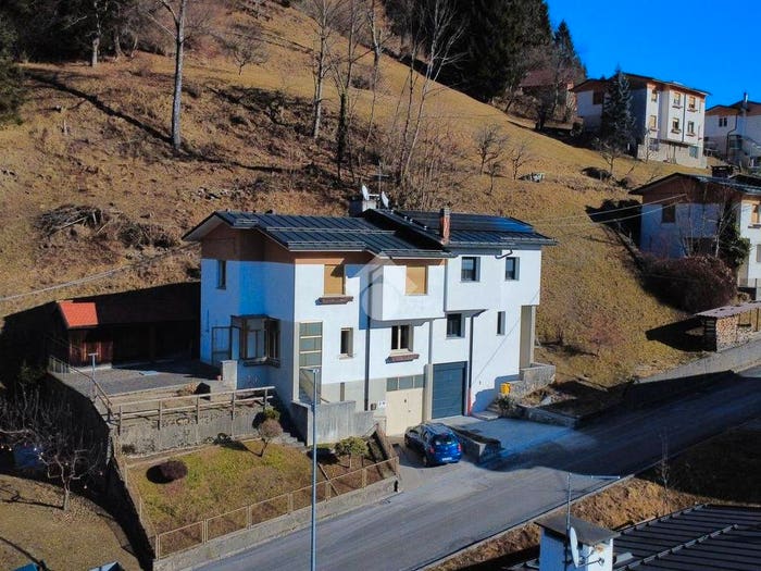 Casa quadrilocale in vendita in Via Dal Riflorî, Centro, Ravascletto