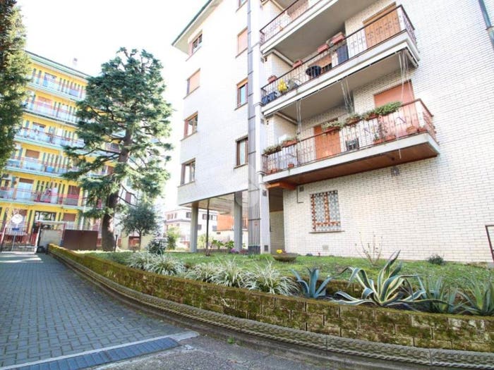 Appartamento trilocale in vendita in Via Resegone, Centro, Garbagnate Milanese