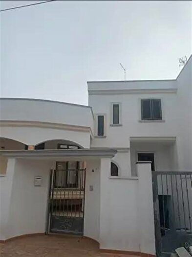 Casa con 14 locali in vendita in Via della Libertà, Veglie