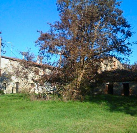 Casa con 6 locali in vendita in Casole d'Elsa