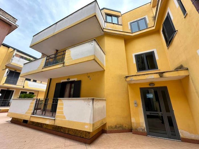 Appartamento quadrilocale in vendita in Via Montella, Centro, Maddaloni