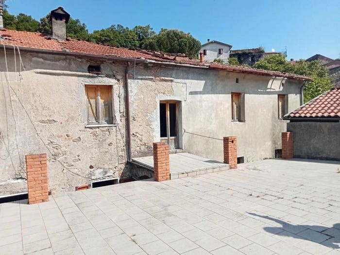 Casa con 6 locali in vendita in Aulla, Centro