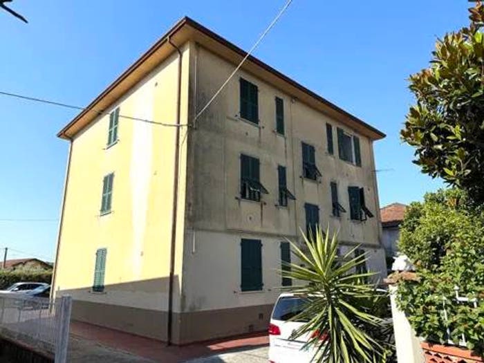 Appartamento quadrilocale in vendita in Via Della Repubblica Nn, Albiano Magra, Aulla