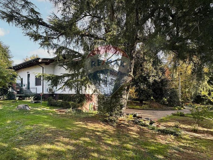 Casa con 6 locali in vendita in VIALE GRIGNA, Centro, Camparada