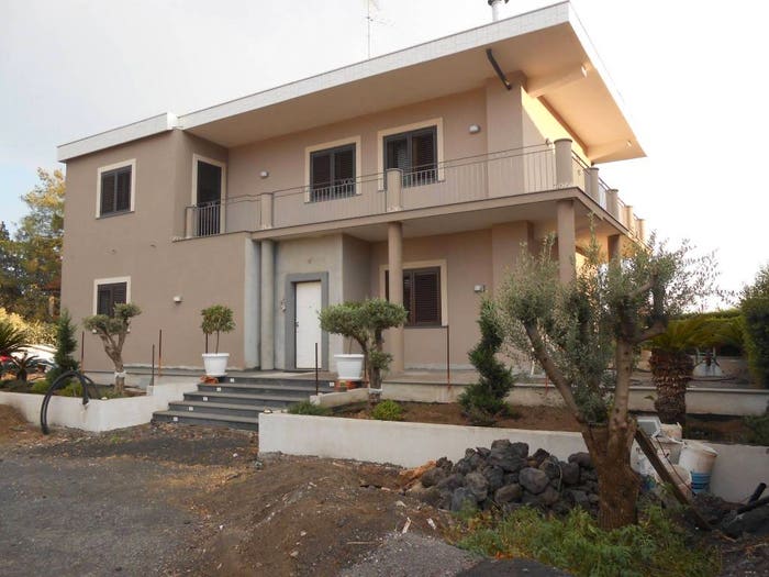 Casa con 6 locali in vendita in Via Alessandro Manzoni, Nicolosi