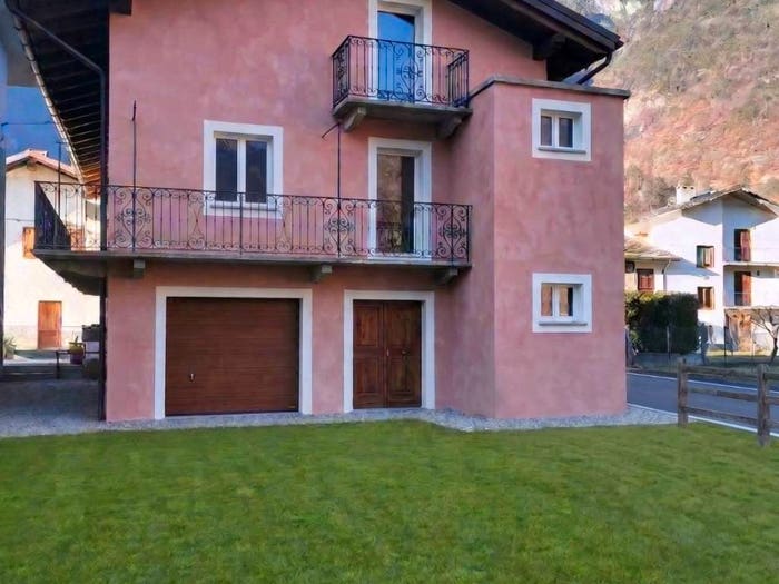 Casa con 6 locali in vendita in Localit  Fabrica, Fabbrica, Champdepraz