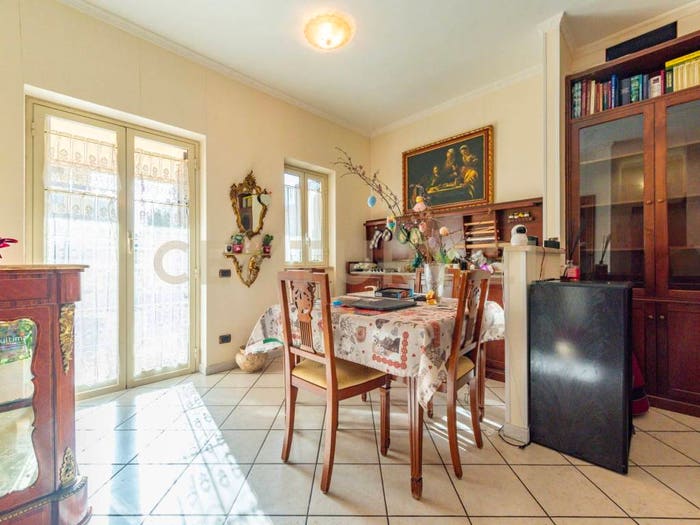 Casa quadrilocale in vendita in Via Aci Sant'Antonio, Borghesiana, Roma