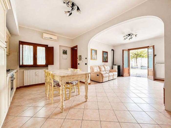 Appartamento trilocale in vendita in Via Roma, Castelcovati