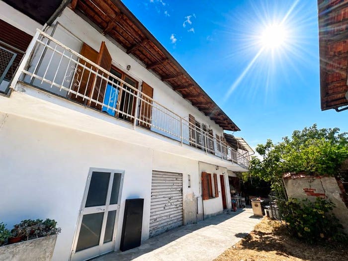 Casa quadrilocale in vendita in Vicolo Vittorio, Barone Canavese