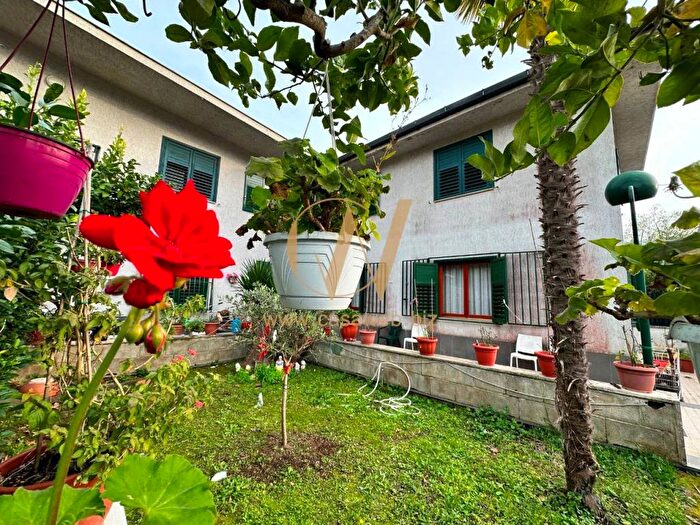 Casa con 6 locali in vendita in VIA DOSELLO, San Leucio Briano, Caserta