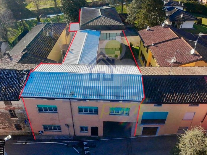 Casa con 6 locali in vendita in VIA BEATA VERGNE DEL ROSARIO, Centro, San Bassano