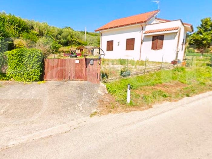 Casa con 5 locali in vendita in VIA SAN PANTALEONE, Pianella