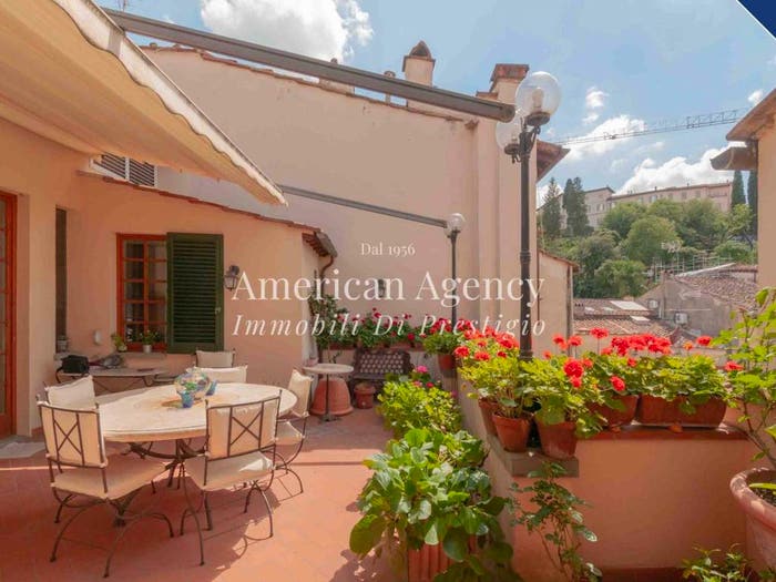 Casa con 6 locali in vendita in Lungarno Torrigiani, San Niccolò, Firenze