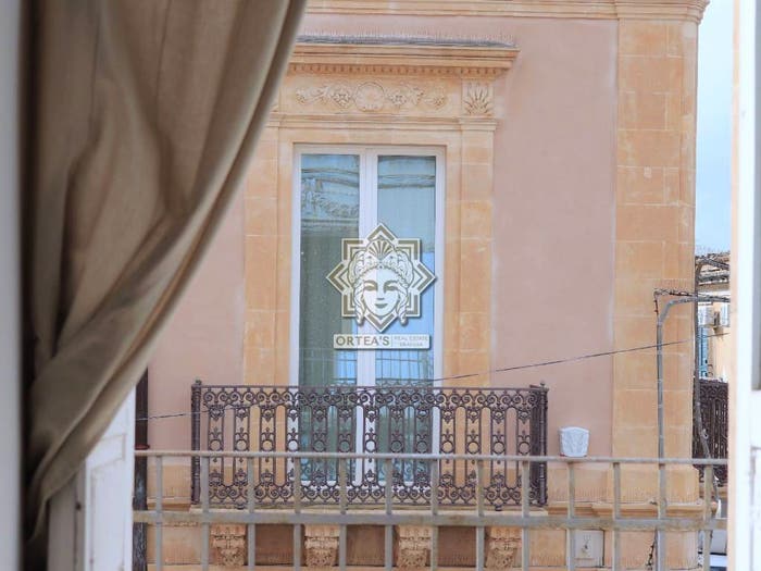 Casa con 6 locali in vendita in Via Principe Umberto, Centro, Noto