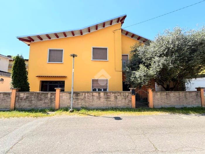 Casa con 5 locali in vendita in Via Torino, Centro, Pegognaga