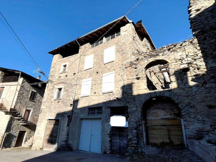 Casa con 6 locali in vendita in Via Postalesio, Centro, Berbenno di Valtellina