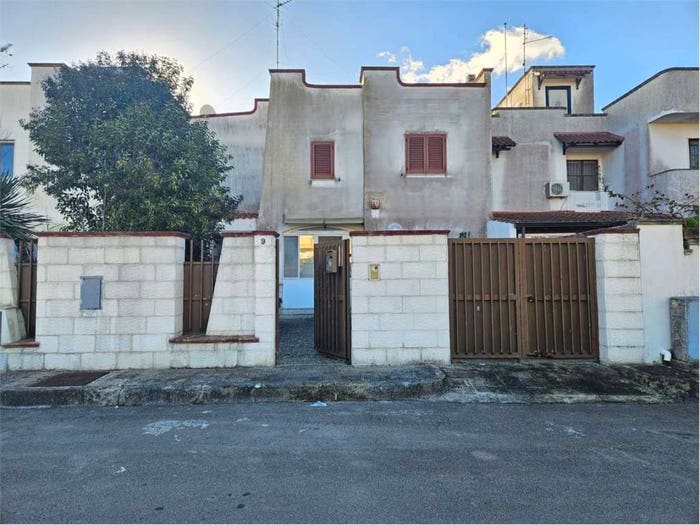 Casa quadrilocale in vendita in Piazza Dei Frassini, La Rosa, Brindisi