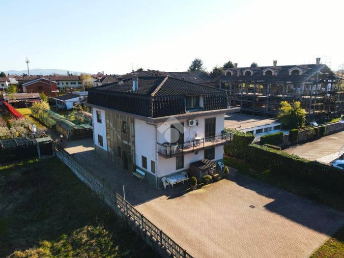 Casa con 6 locali in vendita in Via San Francesco al Campo, Centro, Leinì