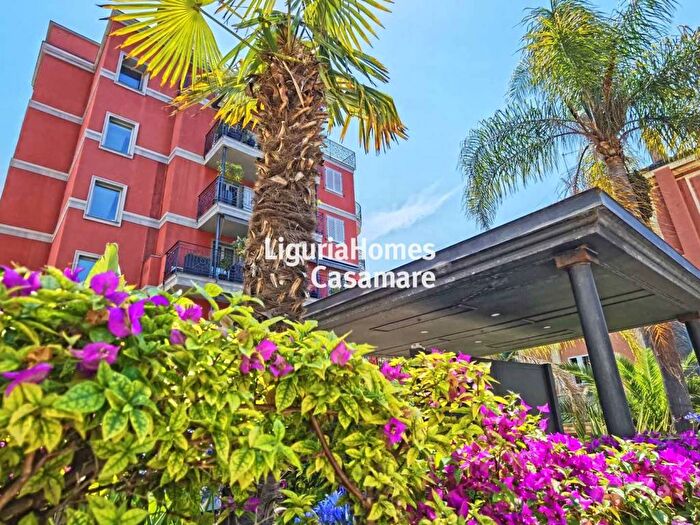 Appartamento trilocale in vendita in Via Regina Margherita, Centro, Bordighera