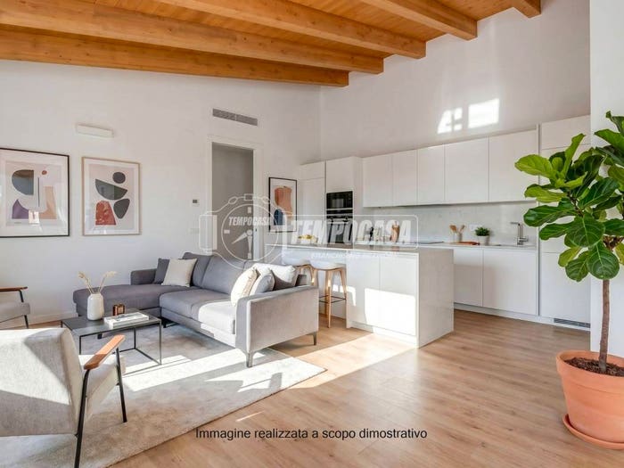 Appartamento monolocale in vendita in Via San Antonio, Centro, Luino