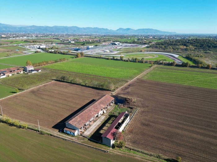 Casa con 6 locali in vendita in Via Bargnana, Castrezzato