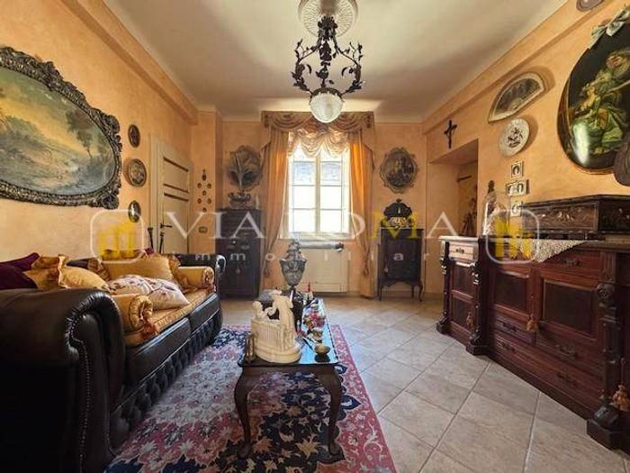 Appartamento trilocale in vendita in Piazza Napoleone San Michele, Lucca