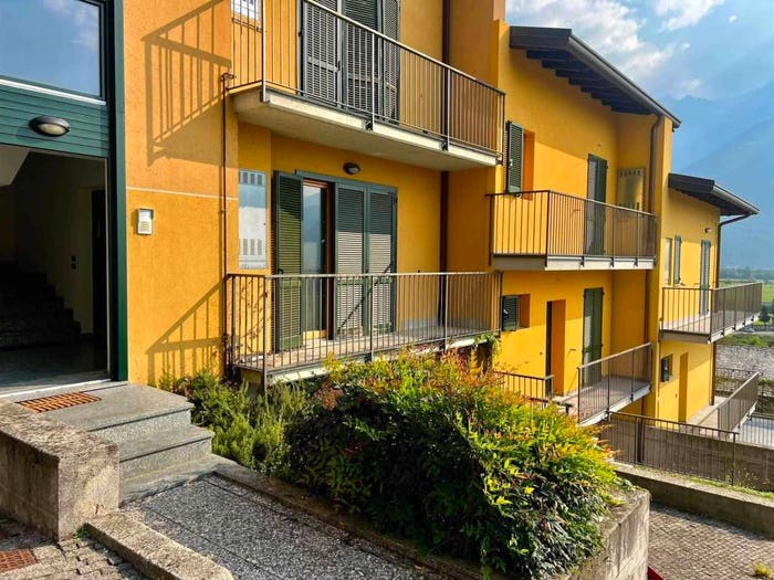 Appartamento trilocale in vendita in VIA ROGOLA, Centro, Dubino