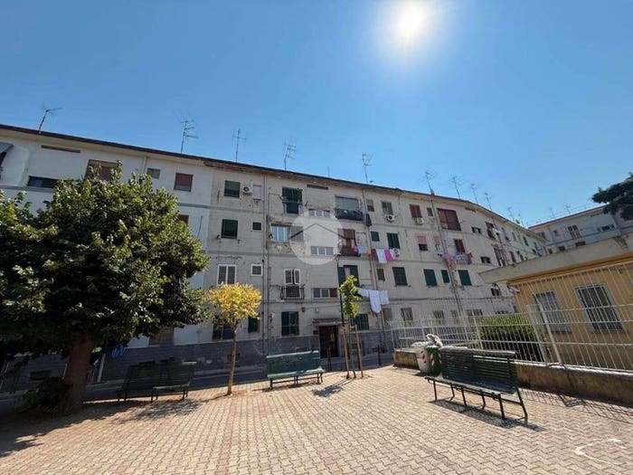 Appartamento trilocale in vendita in Via Enrico Forzati, San Giovanni a Teduccio, Napoli