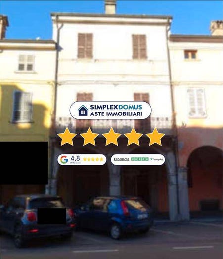 Casa con 6 locali in vendita in Via Cavour, Centro, Cortemaggiore