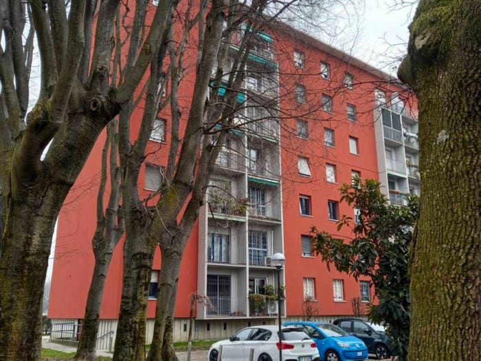 Appartamento quadrilocale in vendita in Via dei Larici, Quartiere Olmi, Milano